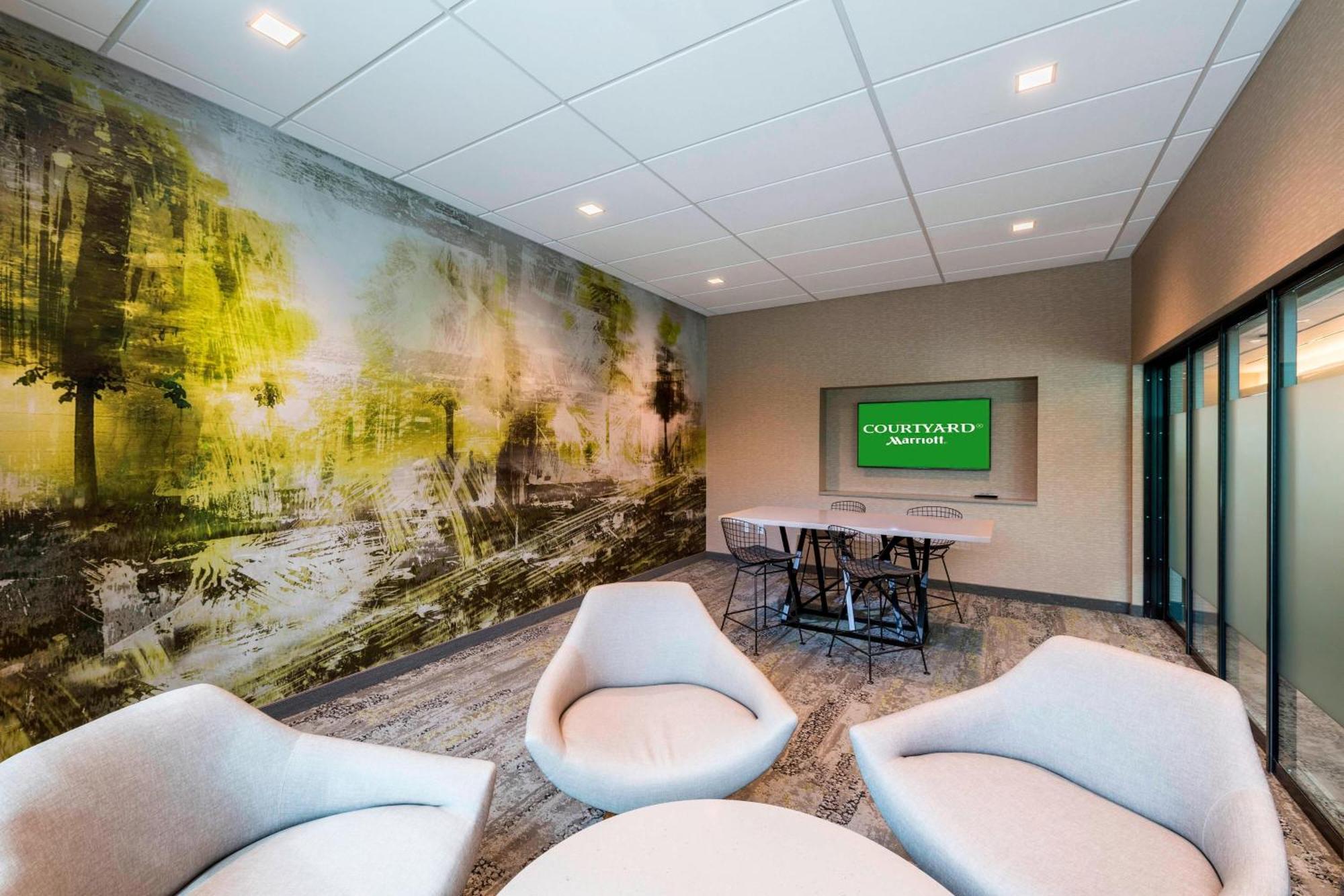 Courtyard By Marriott Tampa Northwest/Veterans Expressway Hotel West Chase Exterior photo